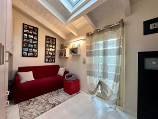 Trilocale in Affitto a Peschiera del Garda, 1'500&euro;, 100 m², arredato, con Box