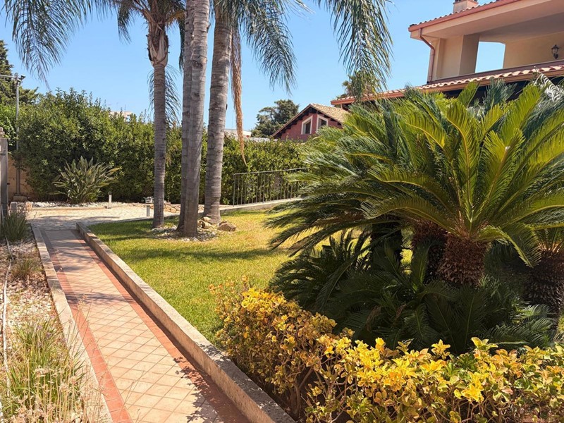 Trilocale in Affitto a Siracusa, 700&euro;, 120 m²