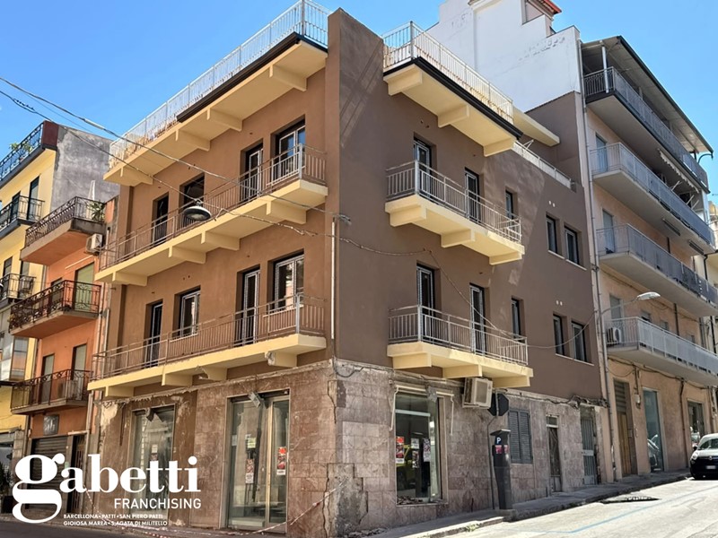 Appartamento in Vendita a Sant'Agata di Militello, 115'000&euro;, 202 m²
