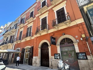 Quadrilocale in Affitto a Bari, 1'500&euro;, 100 m², arredato