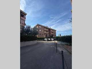 Trilocale in Vendita a Aprilia, 198'000&euro;, 84 m², con Box