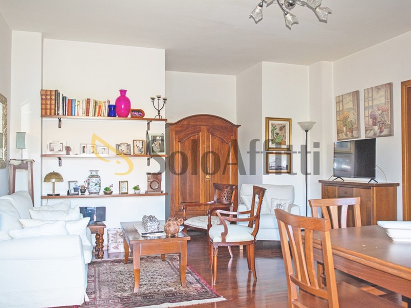 Bilocale in Affitto a Cabiate, 750&euro;, 70 m², arredato