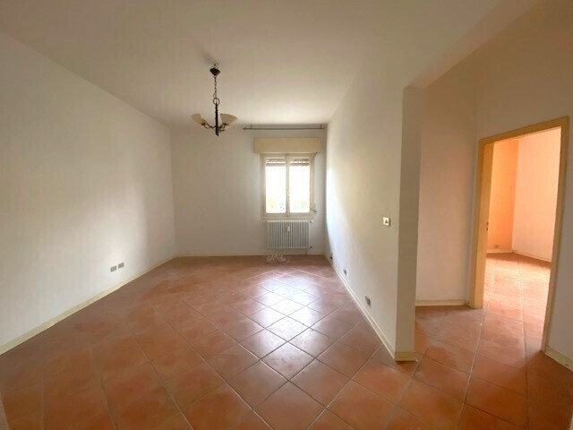 Quadrilocale in Vendita a Valsamoggia, zona Bazzano, 135'000&euro;, 71 m², con Box