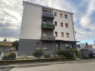 Quadrilocale in Vendita a Valsamoggia, zona Bazzano, 135'000&euro;, 71 m², con Box