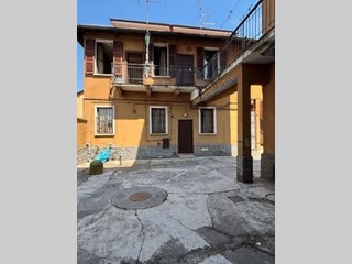 Trilocale in Vendita a Cormano, 48'000&euro;, 68 m²