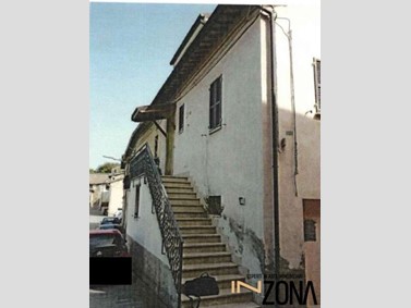 Appartamento in Vendita a Ascoli Piceno, 27'840&euro;, 165 m²