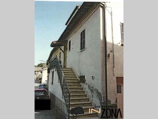 Appartamento in Vendita a Ascoli Piceno, 27'840&euro;, 165 m²