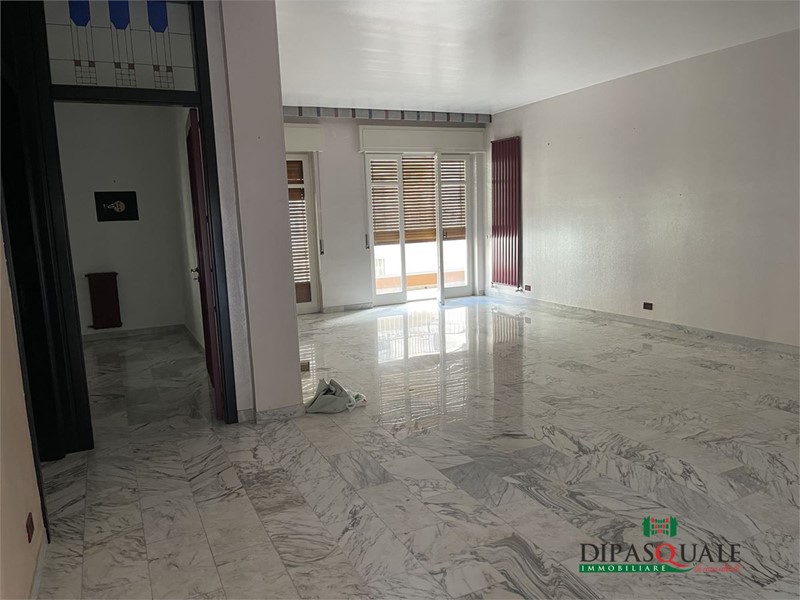 Appartamento in Affitto a Ragusa, 700&euro;, 230 m²