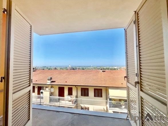 Appartamento in Vendita a Massa, 150'000&euro;, 130 m²