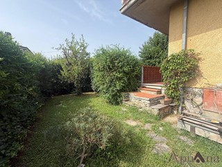 Trilocale in Vendita a Massa, zona Romagnano, 240'000&euro;, 106 m², con Box