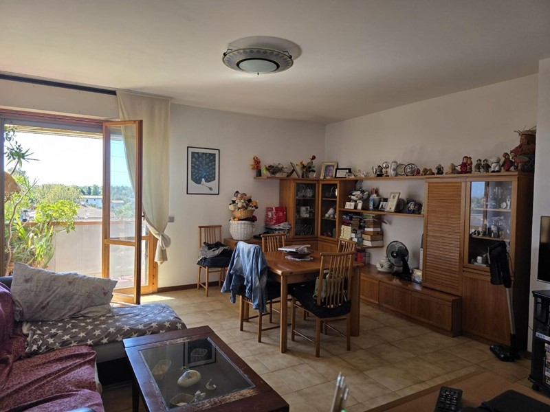 Appartamento in Vendita a Montignoso, zona Cervaiolo, 245'000&euro;, 100 m², arredato, con Box