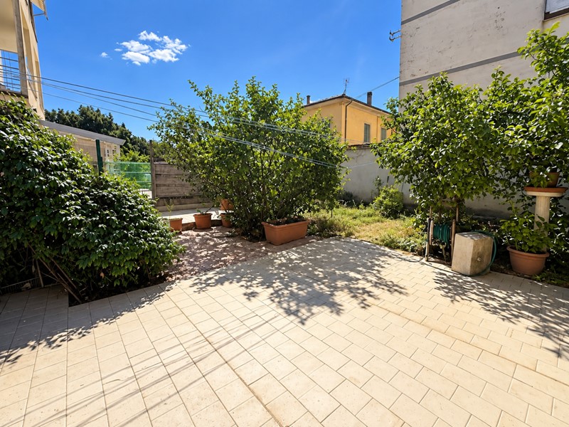Trilocale in Vendita a Empoli, zona Ponte a Elsa, 175'000&euro;, 70 m², con Box