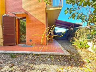 Trilocale in Vendita a Castagneto Carducci, zona Bolgheri, 218'000&euro;, 94 m², con Box