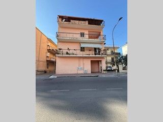 Appartamento in Vendita a Torrenova, 69'000&euro;, 132 m²
