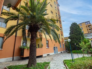 Trilocale in Vendita a Milano, 279'000&euro;, 79 m²