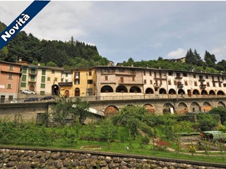 Trilocale in Vendita a Averara, 53'000&euro;, 93 m²