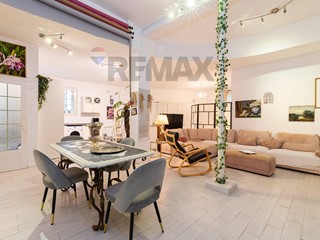Bilocale in Vendita a Roma, 289'000&euro;, 94 m²