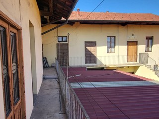 Appartamento in Vendita a Arsago Seprio, 145'000&euro;, 348 m²
