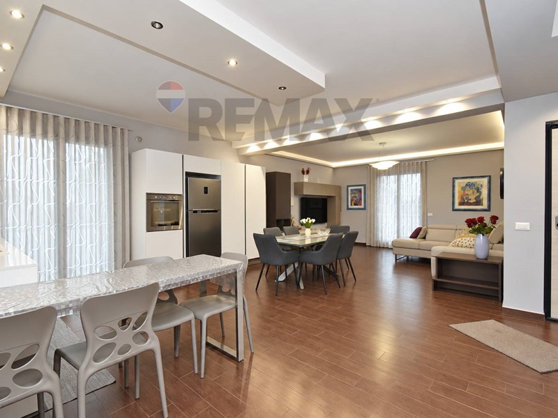Appartamento in Vendita a Aci Bonaccorsi, 197'000&euro;, 123 m²