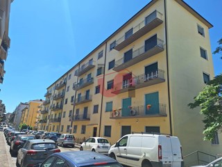 Quadrilocale in Affitto a Benevento, 300&euro;, 147 m²