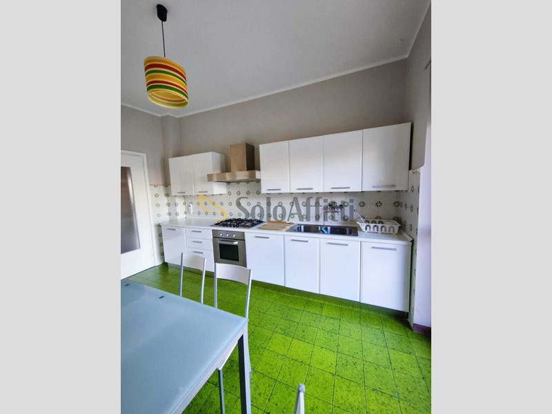 Appartamento in Affitto a Chieri, zona Via Roaschia, 730&euro;, 100 m², arredato, con Box