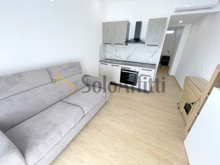 Trilocale in Affitto a Ancona, zona Candia, 600&euro;, 50 m², arredato