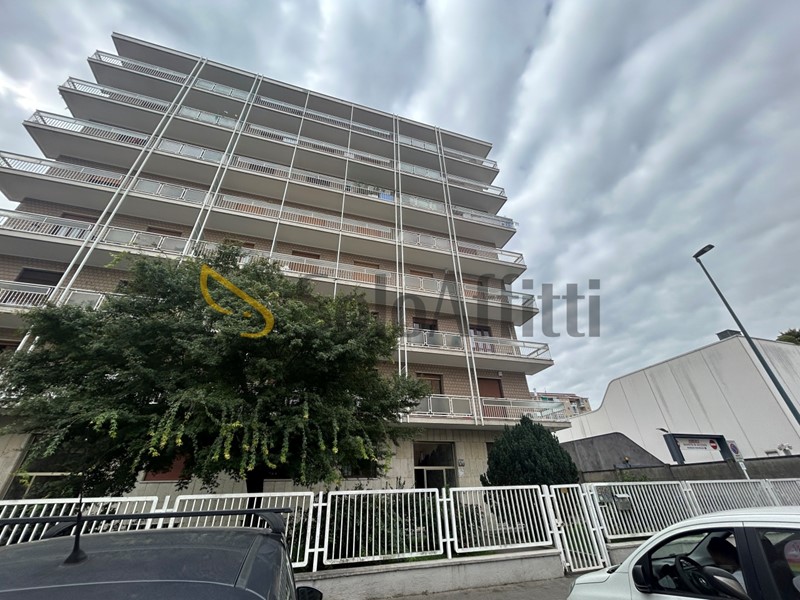 Bilocale in Affitto a Torino, zona Mirafiori, 800&euro;, 60 m², arredato