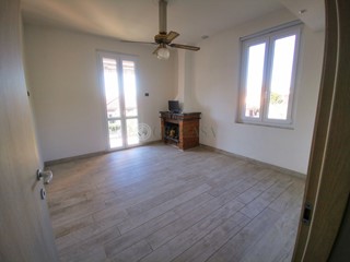 Appartamento in Vendita a Aulla, zona Albiano Magra, 200'000&euro;, 180 m²