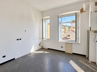Appartamento in Vendita a Genova, 115'000&euro;, 163 m²