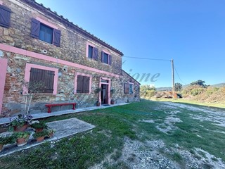 Bilocale in Vendita a Rosignano Marittimo, 40'000&euro;, 38 m²