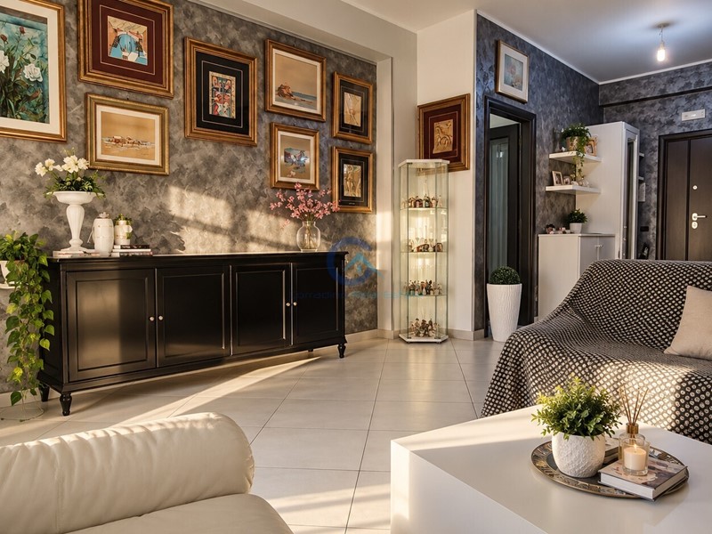 Quadrilocale in Affitto a Catanzaro, zona Lido Corso, 1'200&euro;, 130 m², arredato