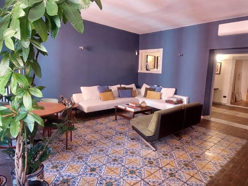 Appartamento in Vendita a Carrara, 350'000&euro;, 200 m², arredato