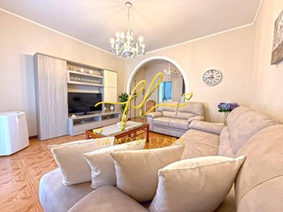 Appartamento in Vendita a Cecina, 172'000&euro;, 109 m², arredato, con Box