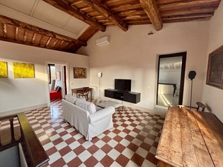 Attico in Affitto a Lucca, 850&euro;, 68 m², arredato