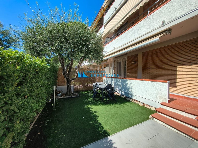 Quadrilocale in Vendita a Massa, zona Ronchi, 280'000&euro;, 65 m², arredato