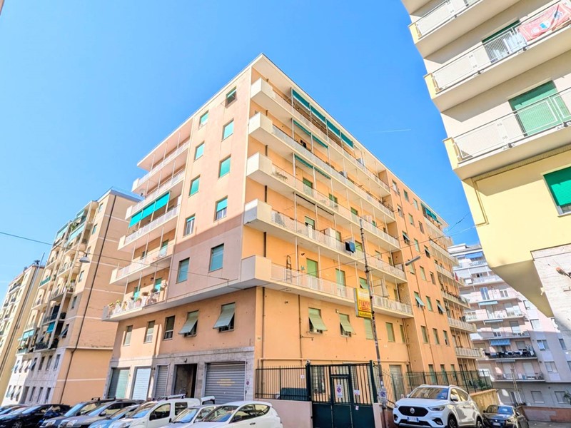 Quadrilocale in Vendita a Genova, 198'000&euro;, 119 m²