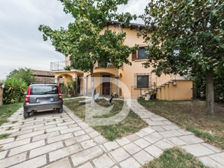 Quadrilocale in Vendita a Collecorvino, 166'000&euro;, 217 m²