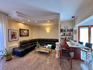 Appartamento in Vendita a Vittorio Veneto, 285'000&euro;, 145 m²