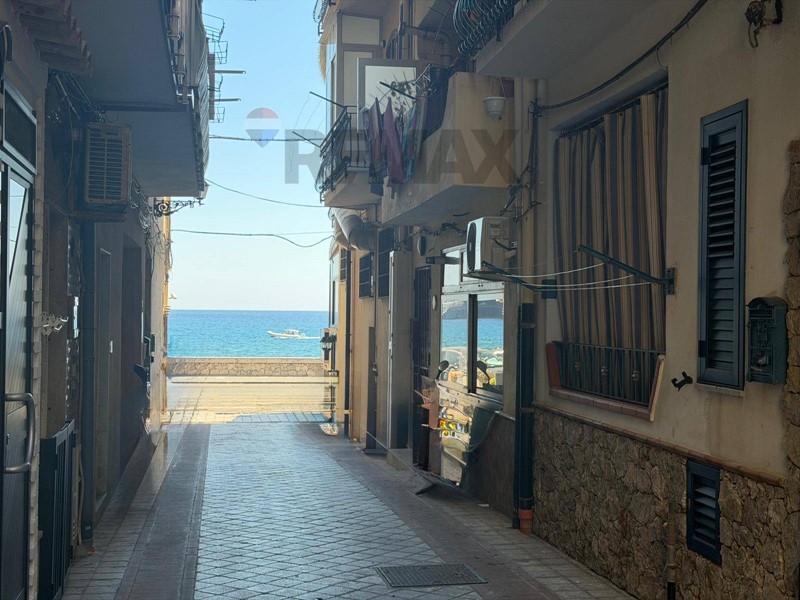 Quadrilocale in Vendita a Giardini Naxos, 259'000&euro;, 97 m²