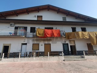 Appartamento in Vendita a Santa Maria di Licodia, 330'000&euro;, 800 m², con Box