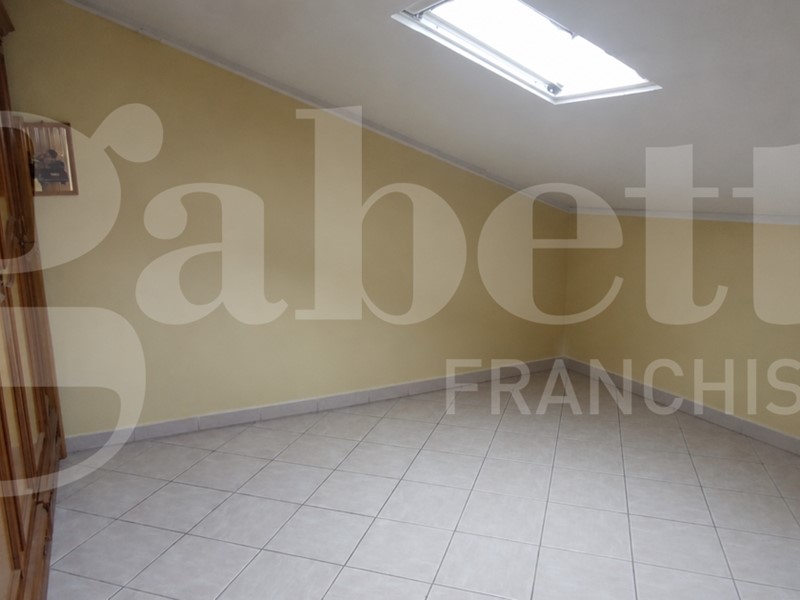 Appartamento in Vendita a Squillace, 50'000&euro;, 140 m²