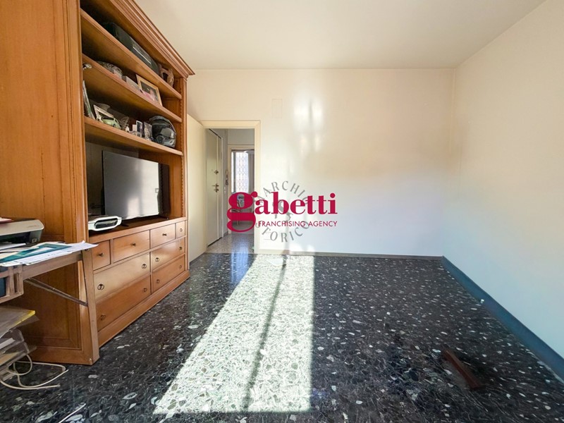 Quadrilocale in Vendita a Firenze, 310'000&euro;, 90 m², con Box