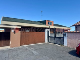 Trilocale in Vendita a Roma, 269'000&euro;, 86 m²