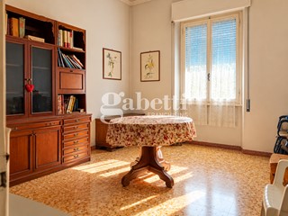 Quadrilocale in Vendita a Firenze, 350'000&euro;, 88 m², con Box