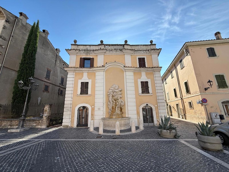 Quadrilocale in Affitto a Terni, 1'400&euro;, 90 m²