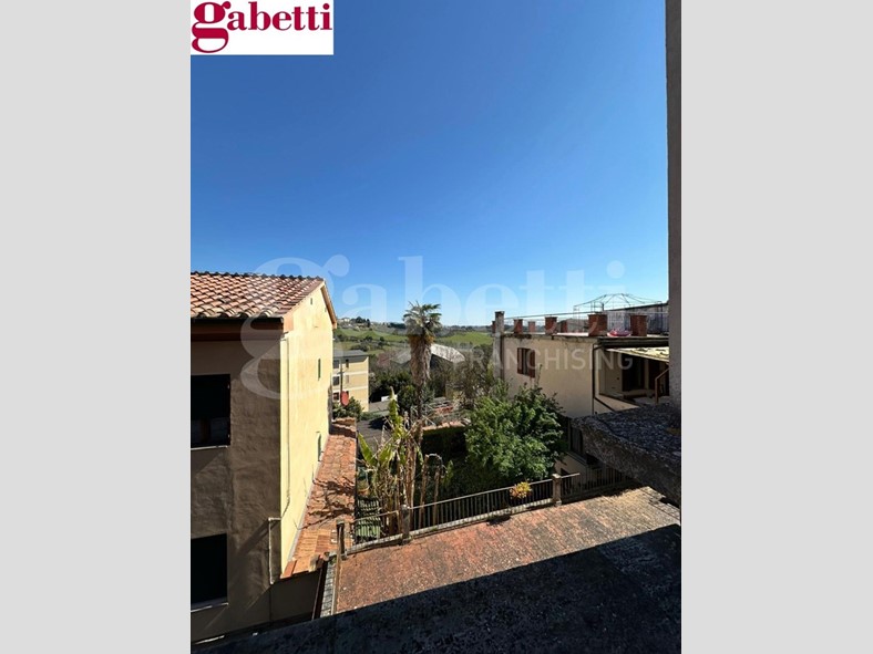 Appartamento in Vendita a Siena, 290'000&euro;, 148 m²