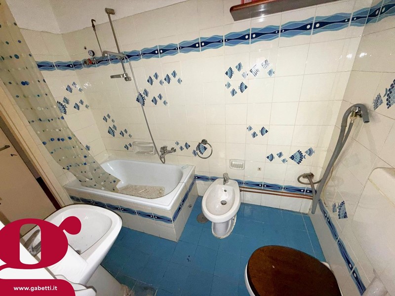 Quadrilocale in Vendita a Imperia, 110'000&euro;, 90 m²