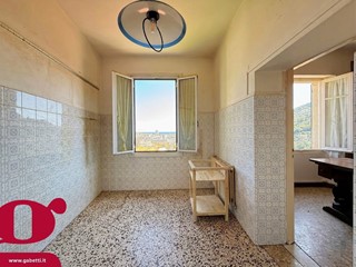 Quadrilocale in Vendita a Imperia, 110'000&euro;, 90 m²