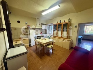 Trilocale in Vendita a Gavorrano, 55'000&euro;, 70 m², arredato, con Box