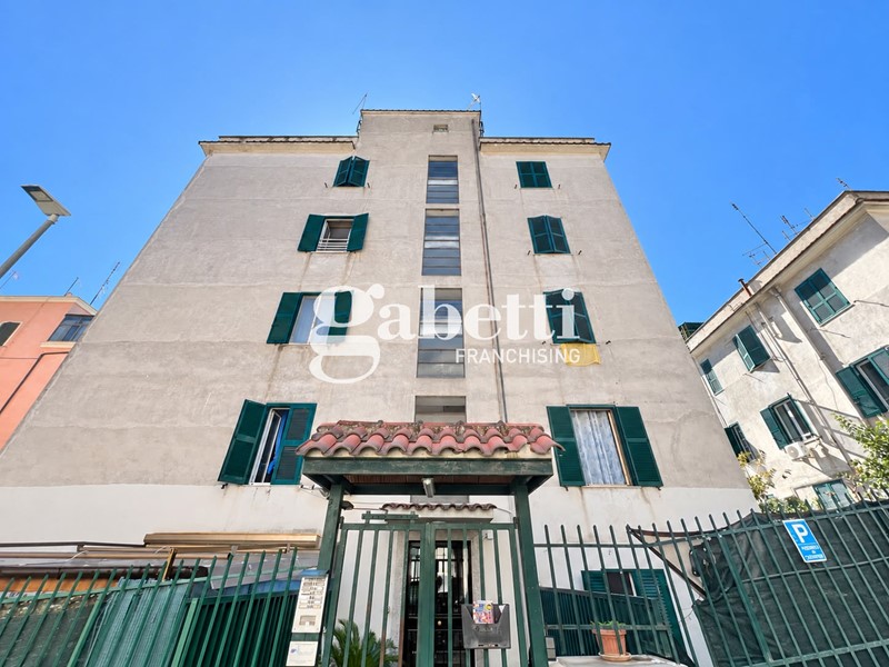 Bilocale in Vendita a Roma, 176'000&euro;, 61 m²